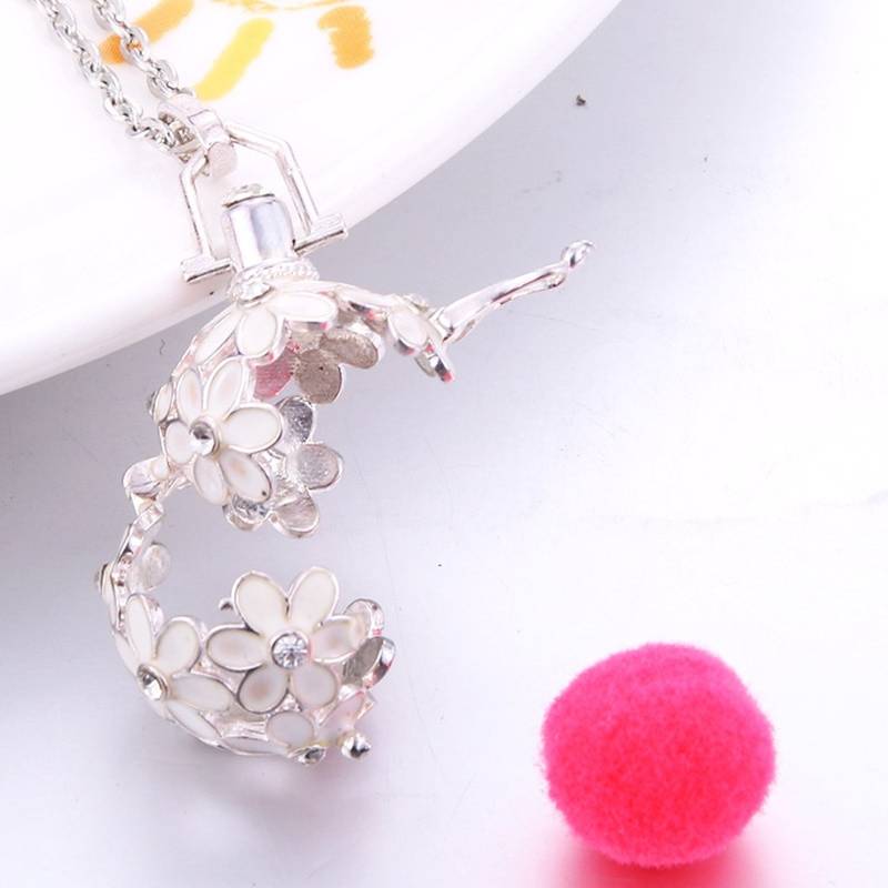 Aromatherapy Essential Oil Perfume Diffuser Openable Hollow Cage Pendant Necklace Chain for Women Girls