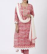 Raspberry Pink Floral Printed Kurti with Printed Pants and off white Chiffon Dupatta