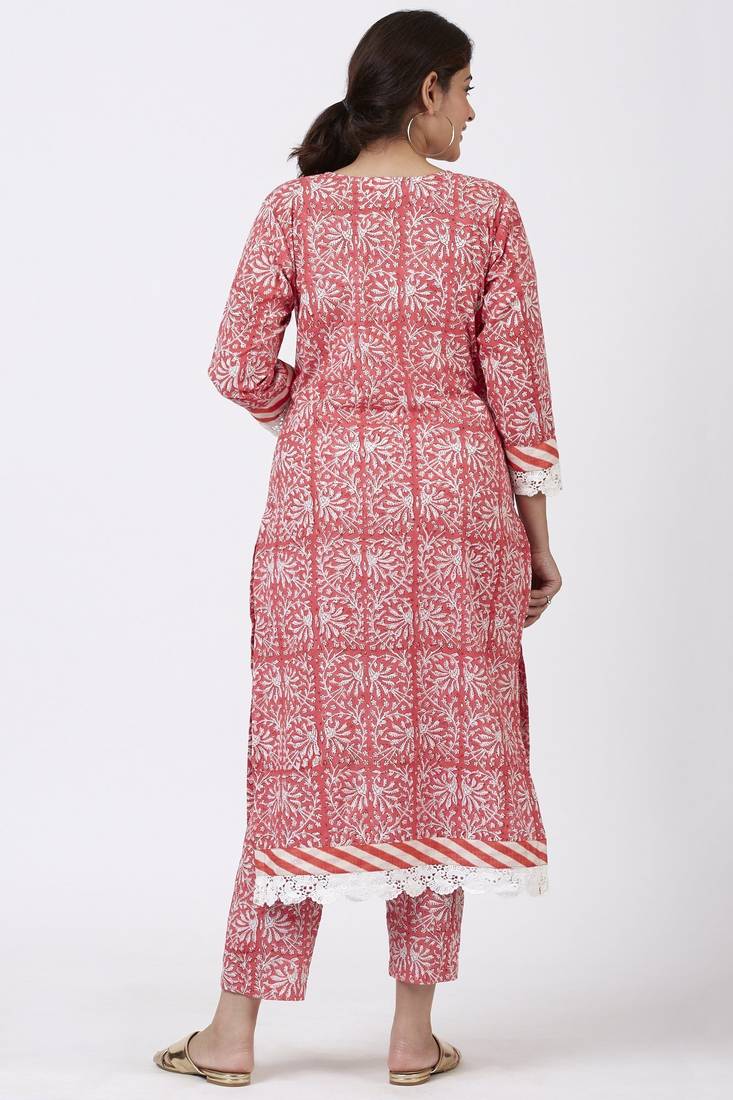 Raspberry Pink Floral Printed Kurti with Printed Pants and off white Chiffon Dupatta