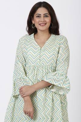 Green Gul Trails Gathered Kurti with Printed Straight Pants 3
