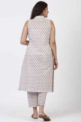Pink Printed Floral Collared Kurti with Printed Straight Pants 5