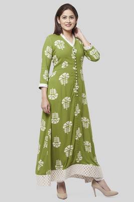 Pale Green Festive Kurti with Off-White Churidaar 2