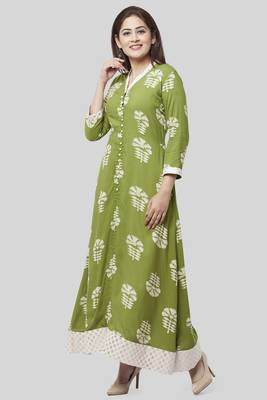 Pale Green Festive Kurti with Off-White Churidaar 4