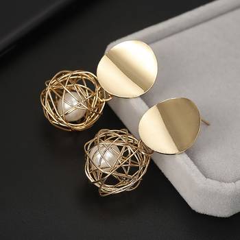 Gold earrings 4