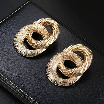 Gold earrings 5
