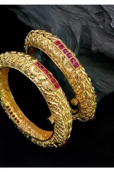 Matt Finishing Gold Plated Kada With Openable Skrew