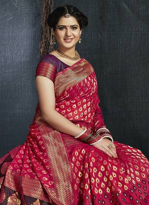 Dark pink woven silk saree with blouse 2