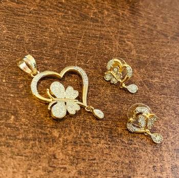 White Diamond Pendants 1