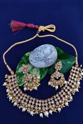 Golden  collar necklace 1