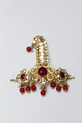 Red diamond brooch 1