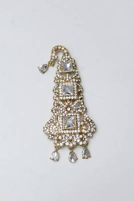 White diamond brooch 1