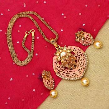 Pink pendants 1