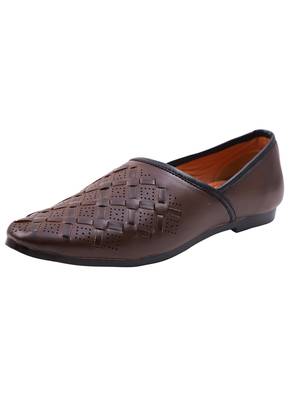  Casual Ethnic Brown Juttis Shoes For Men 2