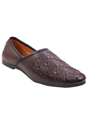  Casual Ethnic Brown Juttis Shoes For Men 3