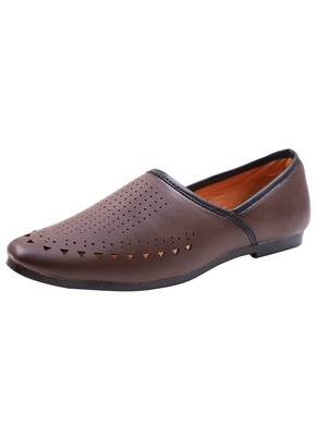  Casual Ethnic Brown Mojari Shoes For Men 2
