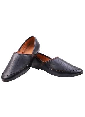  Casual Ethnic Black Mojari Shoes For Men 1
