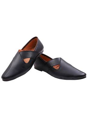  Casual Ethnic Black Juttis Shoes For Men 1
