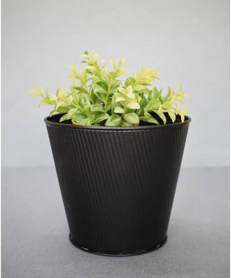 Black Embossed Planter 1