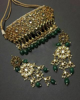 Green Choker Necklace Set 1