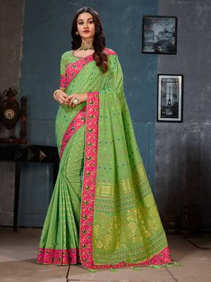 Green woven cotton silk saree with blouse 1