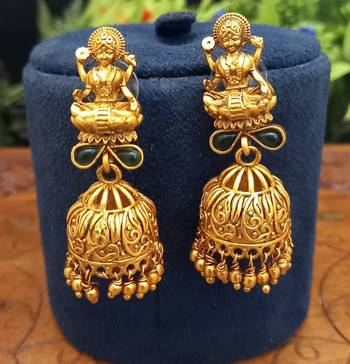 Gold necklaces 5
