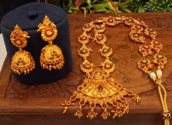 Gold necklaces 1