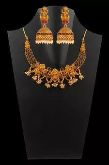 Multicolor necklaces
