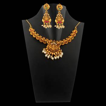 Gold necklaces 4