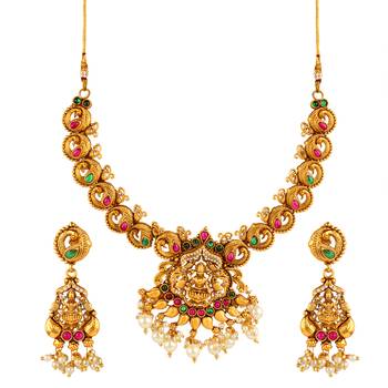 Gold necklaces 5