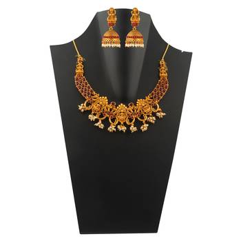 Red necklaces 5