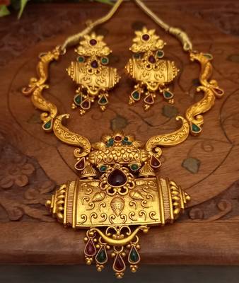 gold necklaces 1