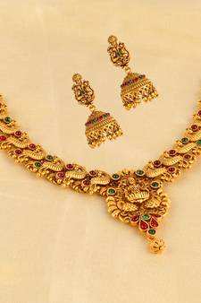 gold necklaces
