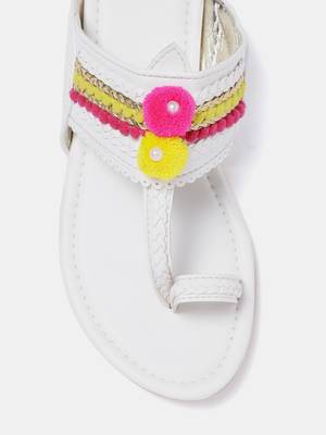 Women's Ethnic White Flats 6
