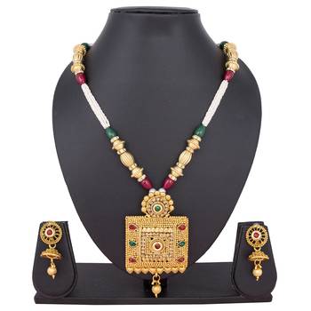 Multicolor emerald  necklaces 1