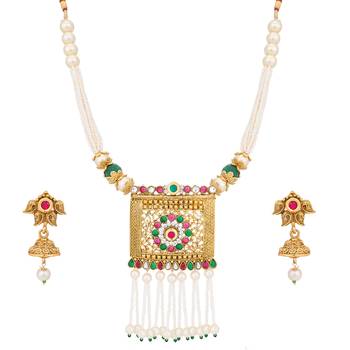 Gold emerald  necklaces 2