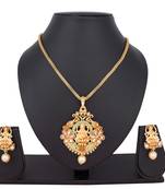 Gold diamond necklaces