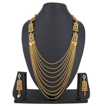 Gold emerald  necklaces 1