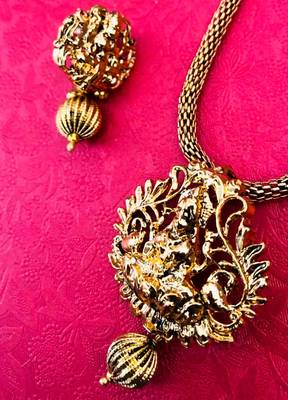 Gold necklace-sets 1