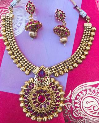 Pink necklace-sets 1