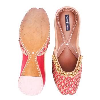 Red woven leather juttis 4