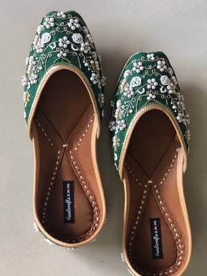 Green embellished wedding shoes, Beaded Bridal footwear, Ethnic Indian shoes 2