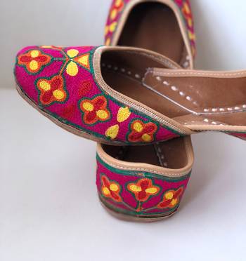 Women Handcrafted Leather Footwear with embroidery, Casual Shoes, Women Khussa 2