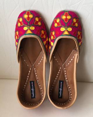 Women Handcrafted Leather Footwear with embroidery, Casual Shoes, Women Khussa 3