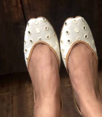 Off white mirror bridal shoes, white women jutti, Indian Ethnic Women shoes 2