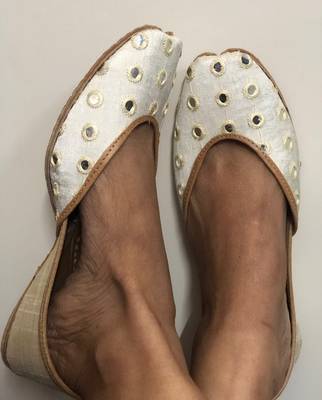 Off white mirror bridal shoes, white women jutti, Indian Ethnic Women shoes 3