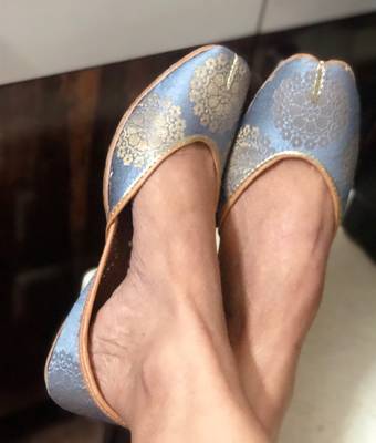 Grey bridal shoes, Grey and gold brocade women jutti, Indian Ethnic Women Shoes 4