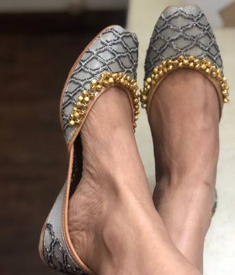 Silver Grey Sequinned Bridal Shoes, Grey Indian women Jutti, Silver Women Shoes 1