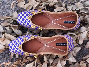 Blue woven leather juttis 1