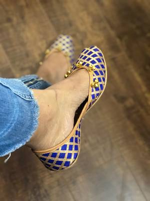 Blue woven leather juttis 4