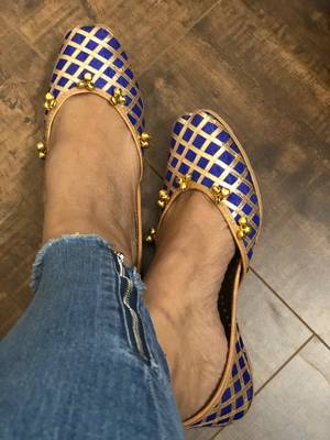 Blue woven leather juttis 5